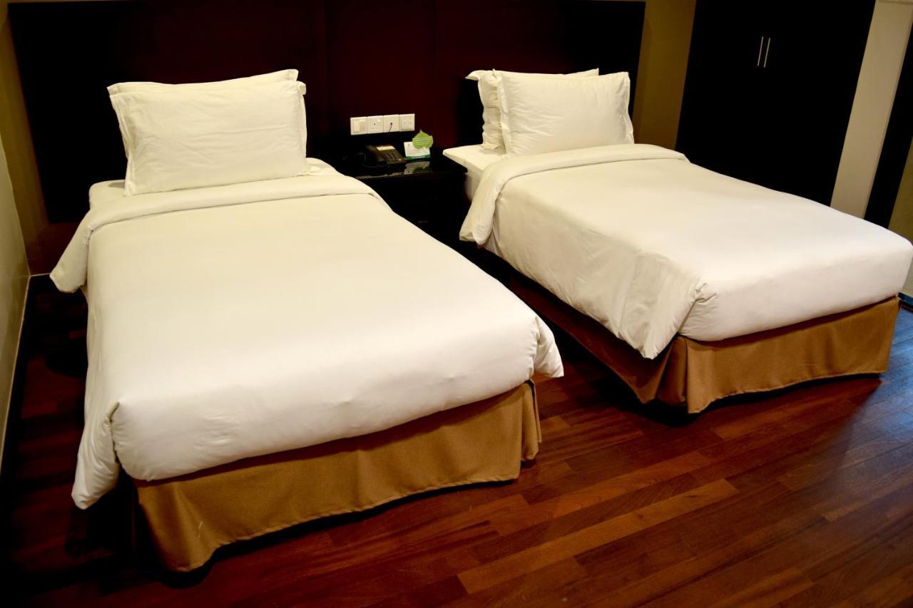 Lazenda Hotel Лабуан Екстериор снимка